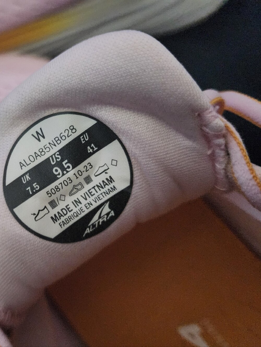 Altra - Picture 5 of 6